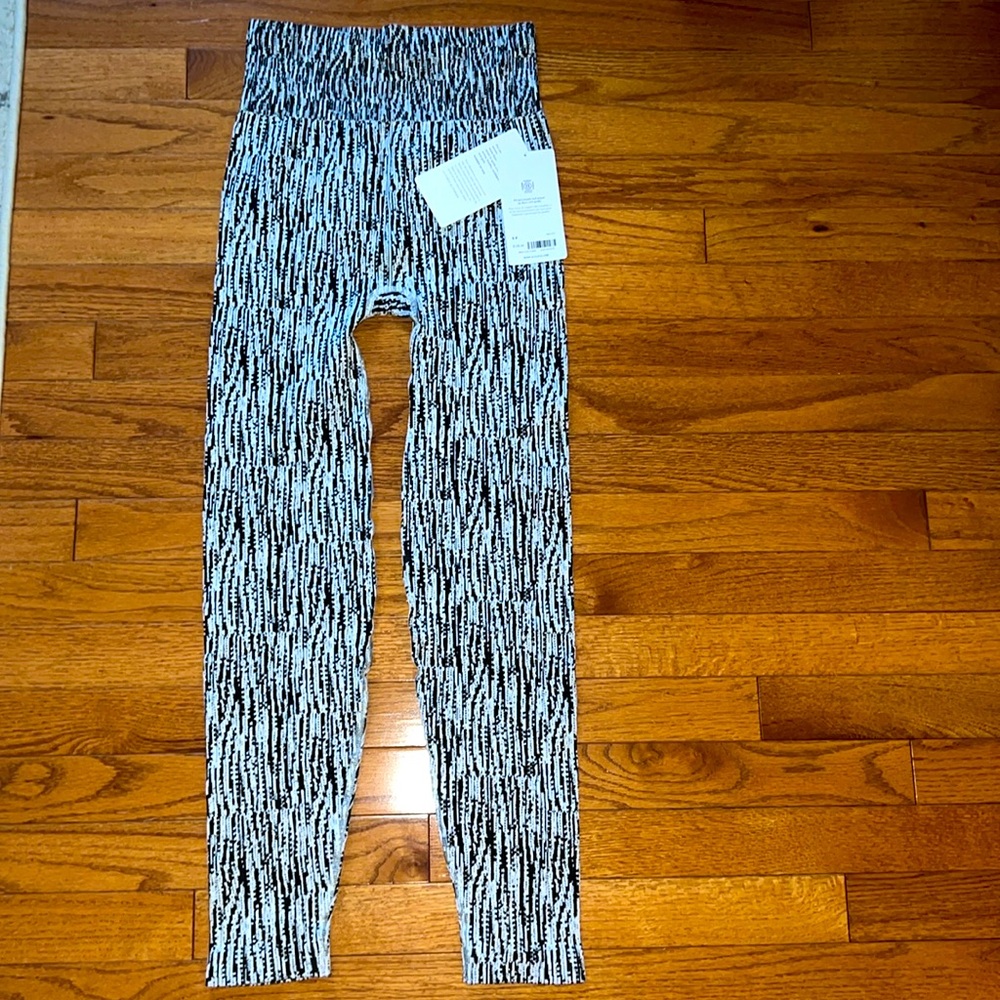 Athleta Flurry Elemental Tight - Small